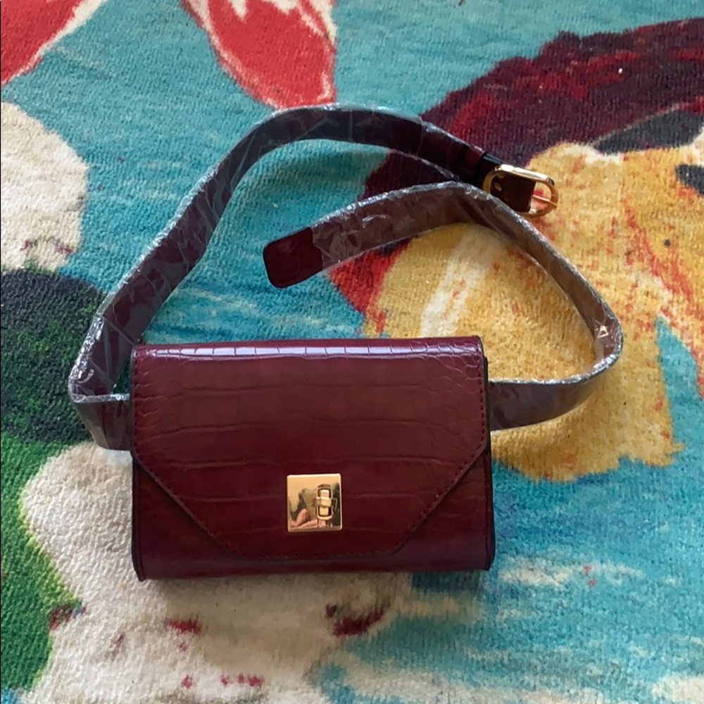 New clutch/purse/belt bag convertible
